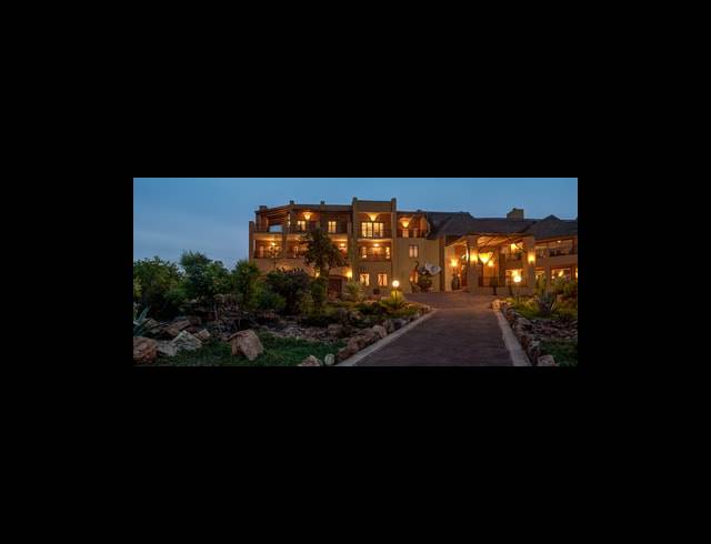 1,100M² HOTEL FOR SALE IN ZWAVELPOORT AH